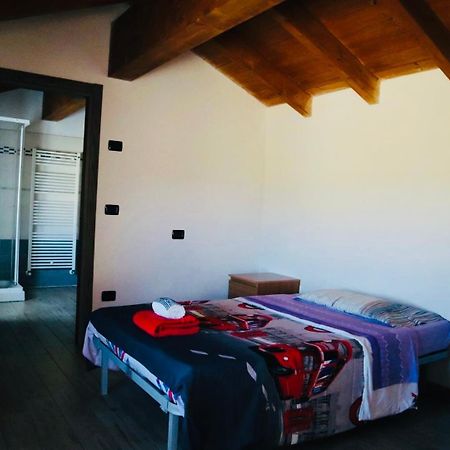Appartamento Paradise Borgo Ticino ภายนอก รูปภาพ